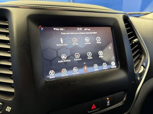 Used 2021 Jeep Cherokee Latitude image 18