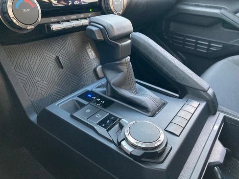 Certified 2025 Toyota Tacoma SR AWD/4WD image 27
