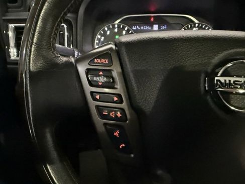 Used 2020 Nissan Titan Platinum Reserve w/ Moonroof Package image 15