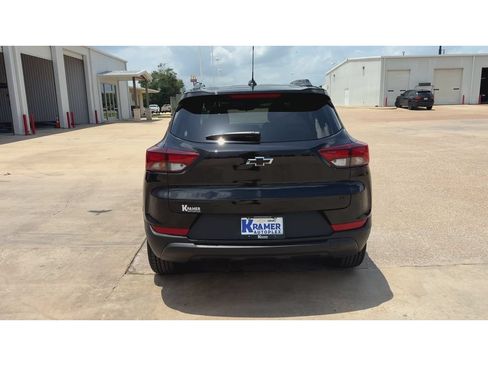 New 2026 Chevrolet TrailBlazer LT w/ Midnight Edition FWD image 7