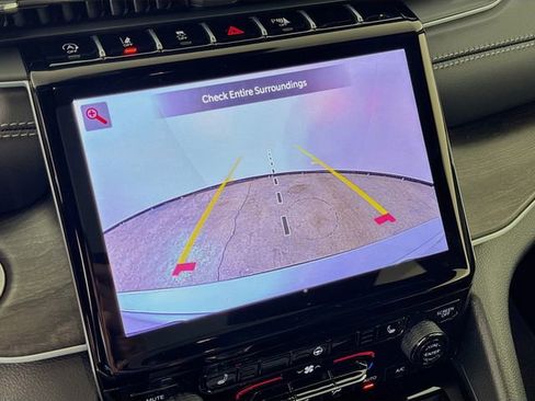 New 2025 Jeep Grand Cherokee L Limited w/ Trailer Tow Package image 17