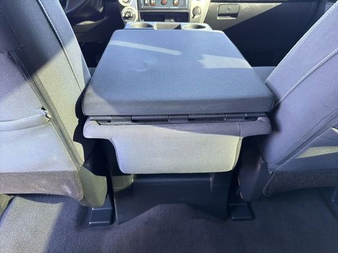 Used 2021 Nissan Titan SV image 16