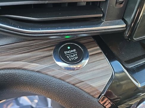 Used 2021 Ford Explorer Limited w/ Equipment Group 301A image 27