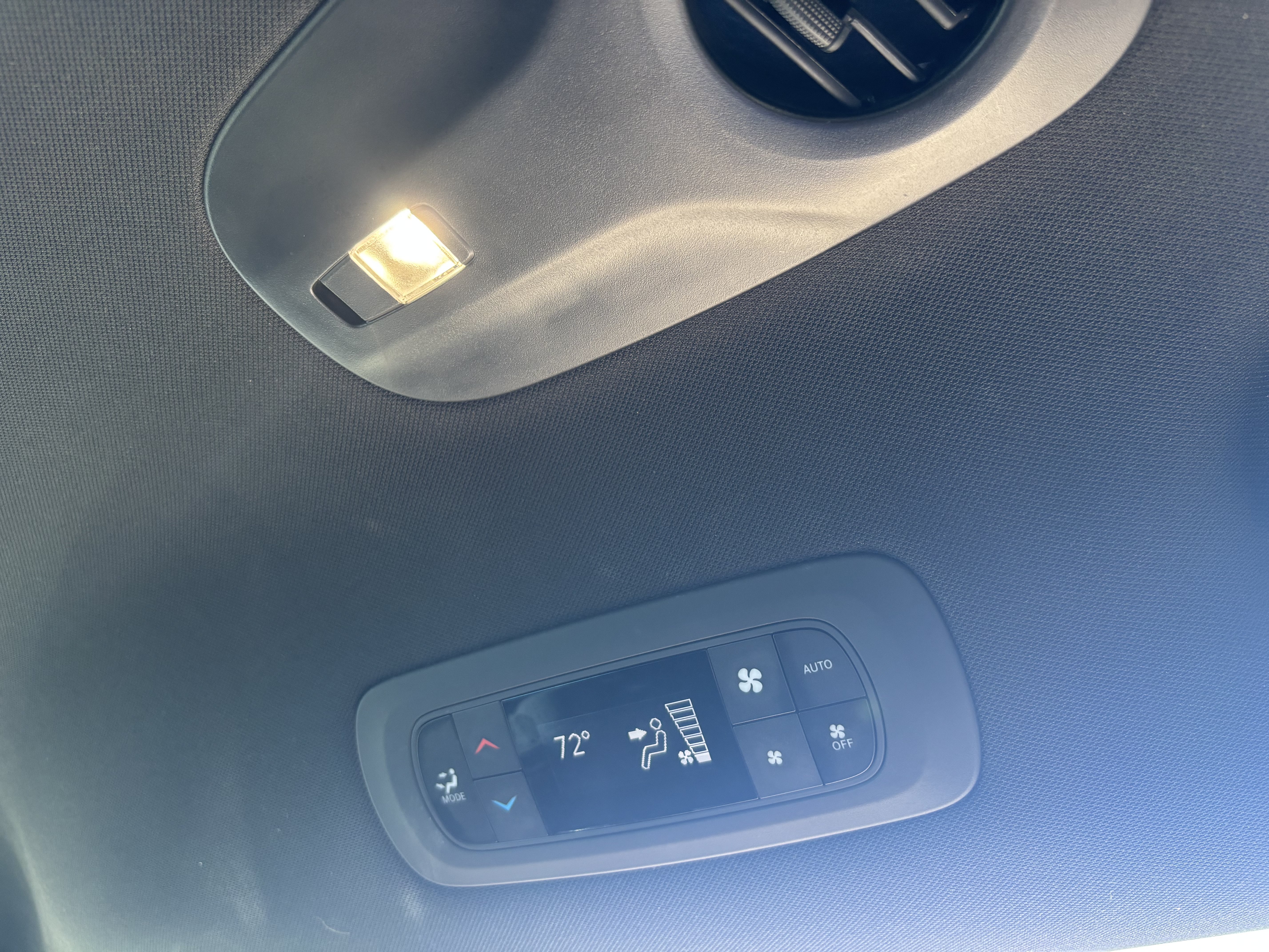 Used 2025 Chrysler Pacifica Select FWD image 31