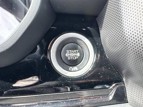 Used 2025 RAM 1500 Limited AWD/4WD image 23