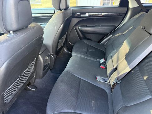 Used 2014 Kia Sorento LX AWD/4WD image 12