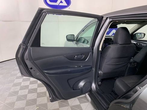 Used 2020 Nissan Rogue S image 29