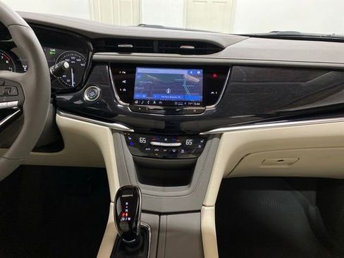 Used 2025 Cadillac XT6 Premium Luxury w/ Technology Package FWD image 15