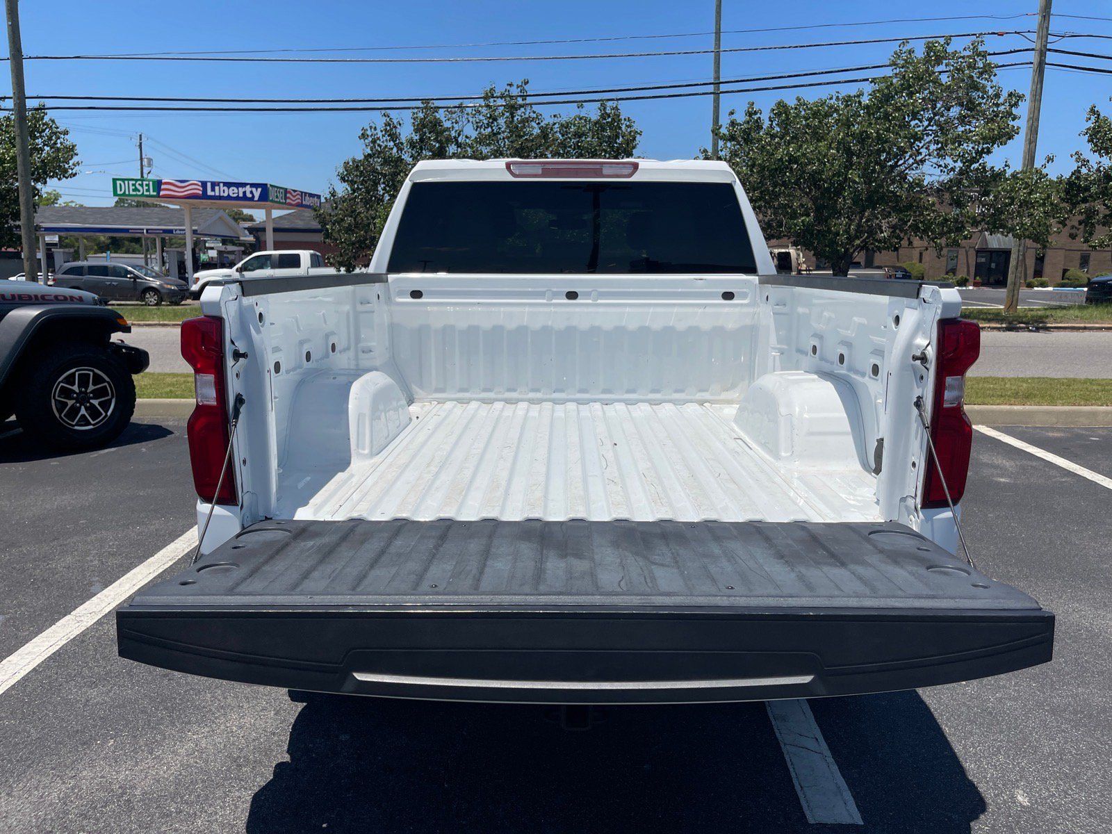 Used 2023 Chevrolet Silverado 1500 LTZ AWD/4WD image 14
