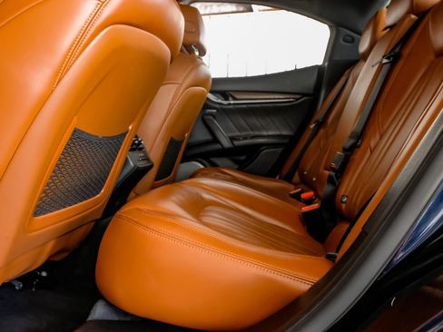 Used 2019 Maserati Ghibli S GranLusso RWD image 38