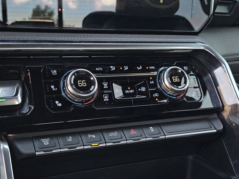 Used 2024 GMC Sierra 3500 Denali w/ Denali Reserve Package image 21