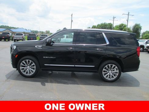 Used 2022 GMC Yukon Denali w/ Denali Ultimate Package AWD/4WD image 12