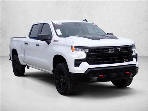 Used 2025 Chevrolet Silverado 1500 LT Trail Boss w/ Convenience Package II AWD/4WD image 6