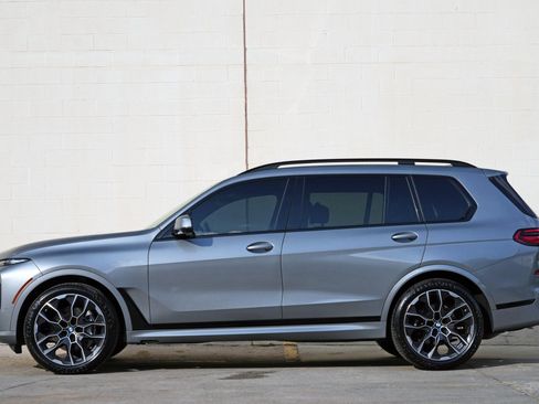 Used 2023 BMW X7 xDrive40i w/ M Sport Package AWD/4WD image 9