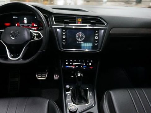 Certified 2023 Volkswagen Tiguan SE R-Line image 13