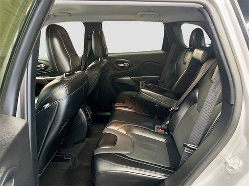 Used 2022 Jeep Cherokee Latitude Lux image 23