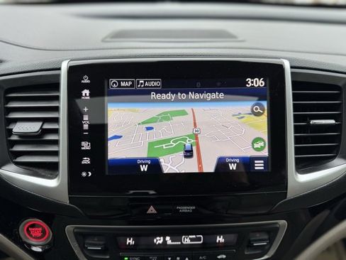 Used 2017 Honda Pilot Touring image 30