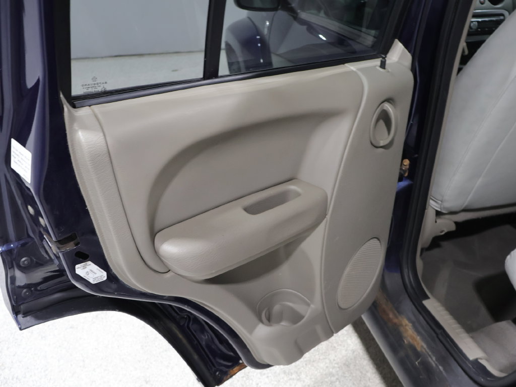 Used 2007 Jeep Liberty Sport AWD/4WD image 20