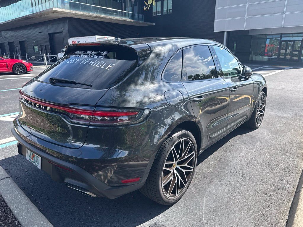 Certified 2026 Porsche Macan AWD/4WD image 4
