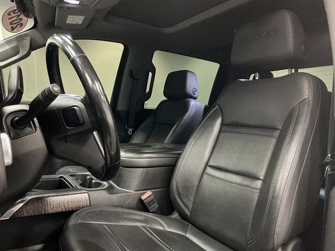 Used 2019 GMC Sierra 1500 Denali w/ Denali Ultimate Package AWD/4WD image 9