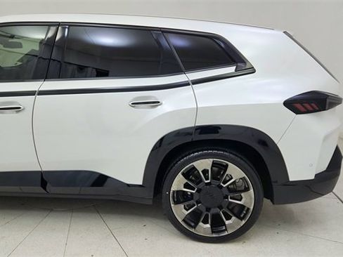 Used 2023 BMW XM Base image 10