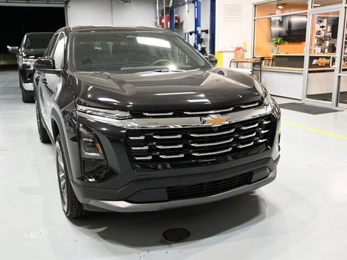 New 2026 Chevrolet Equinox LT w/ Convenience Package II image 3