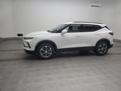 Used 2024 Chevrolet Blazer LT w/ Convenience Package FWD image 2