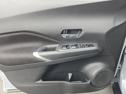 Used 2021 Nissan Kicks SV FWD image 13