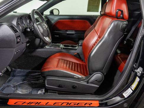 Used 2013 Dodge Challenger R/T Plus image 22