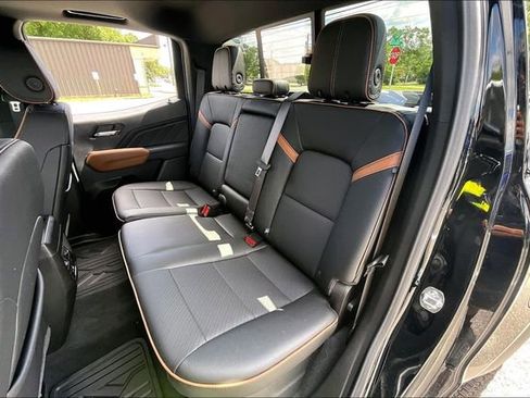 Used 2025 GMC Canyon AT4 w/ Technology Plus Package AWD/4WD image 18
