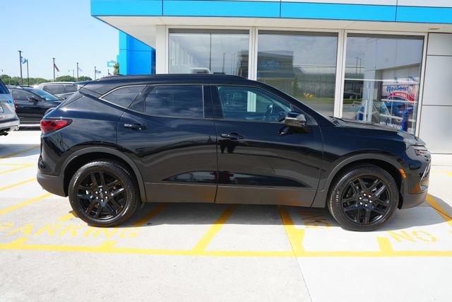 Used 2023 Chevrolet Blazer LT AWD/4WD image 32
