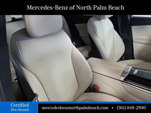 Used 2024 Mercedes-Benz GLC 300 4MATIC image 27