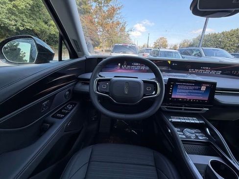 New 2026 Lincoln Nautilus Reserve image 9