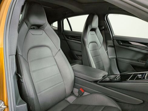 Used 2024 Porsche Panamera image 22