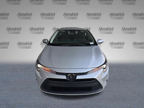 Used 2025 Toyota Corolla LE FWD image 3