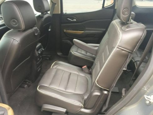 Used 2018 GMC Acadia Denali w/ Technology Package AWD/4WD image 4
