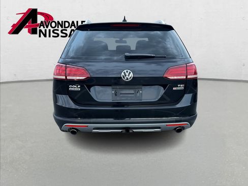 Used 2018 Volkswagen Golf Alltrack SE image 5