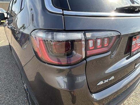 Used 2022 Jeep Compass Limited image 8