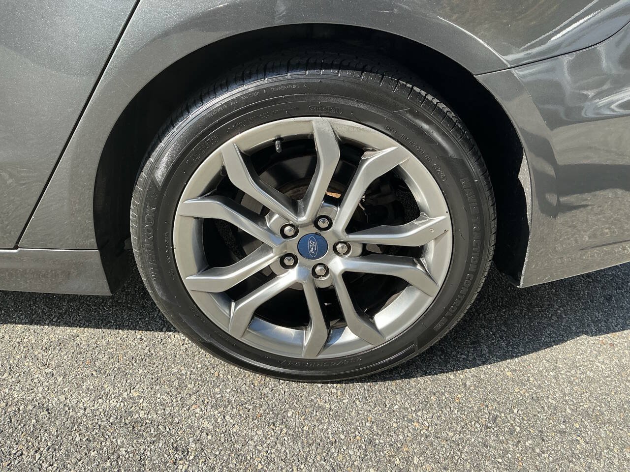Used 2019 Ford Fusion SEL FWD image 10