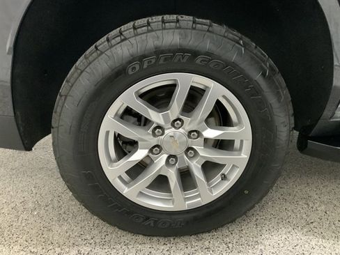 Used 2022 Chevrolet Tahoe LT w/ Luxury Package image 14