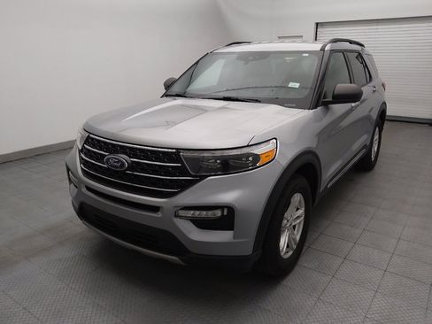 Used 2020 Ford Explorer XLT w/ Equipment Group 202A AWD/4WD image 15