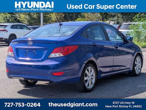 Used 2013 Hyundai Accent GLS w/ Premium Pkg FWD image 5