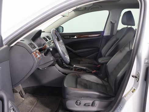 Used 2013 Volkswagen Passat 2.5 SEL Premium FWD image 10