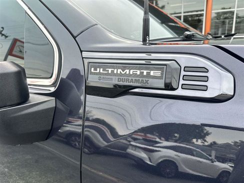 Used 2025 GMC Sierra 3500 Denali Ultimate AWD/4WD image 11