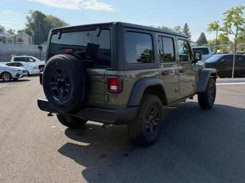 Used 2025 Jeep Wrangler Unlimited Sport AWD/4WD image 3