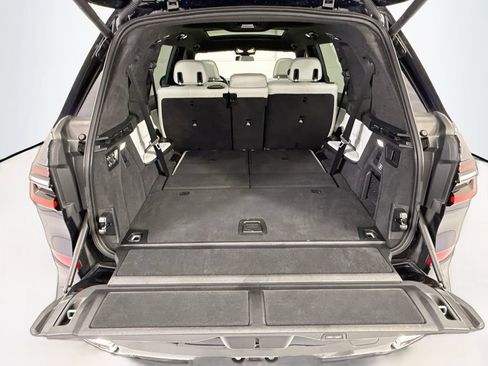 Used 2024 BMW X7 xDrive40i w/ M Sport Package AWD/4WD image 27