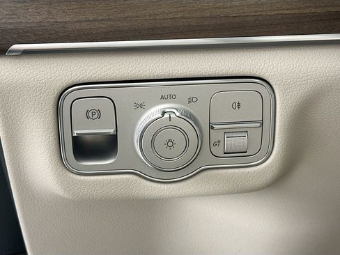New 2026 Mercedes-Benz GLS 450 4MATIC image 10