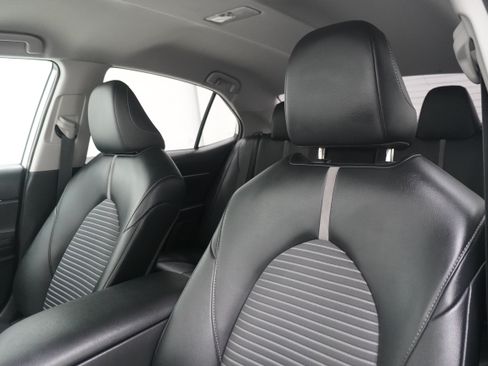 Used 2023 Toyota Camry SE FWD image 11