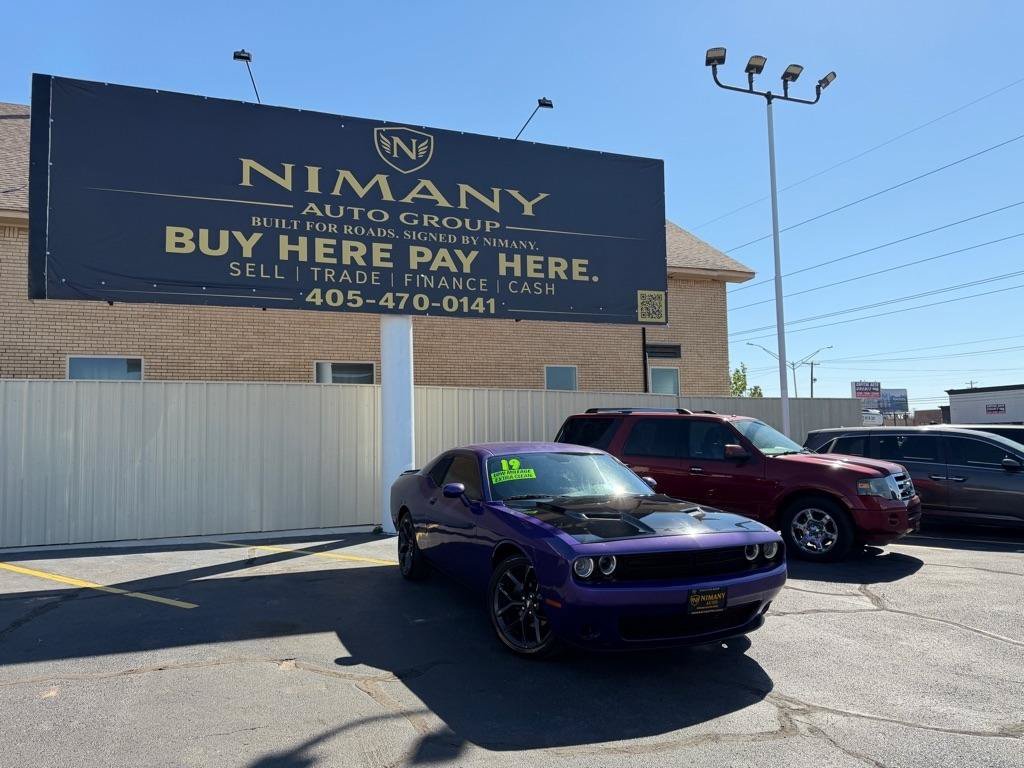 Used 2019 Dodge Challenger SXT w/ Blacktop Package RWD image 38