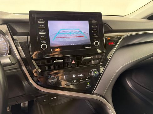Used 2021 Toyota Camry SE FWD image 17